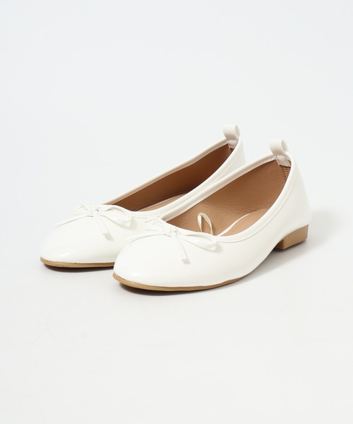 On One's Own バレエシューズ パンプス エナメル調 リボン付きバレエ