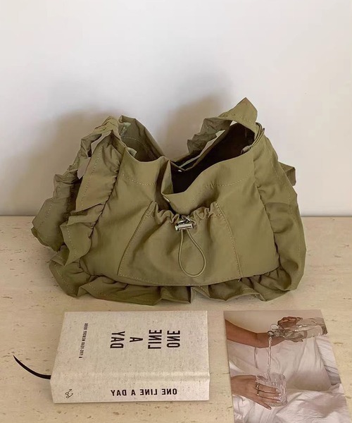 NuNuNa ショルダーバッグ バッグ 「NuNuNa」フリルシャーリング