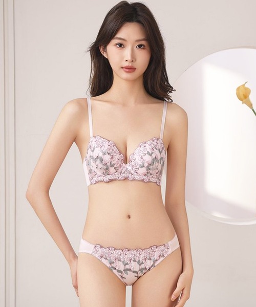 Sanei ブラジャー ショーツセット 「美谷間＆丸胸を叶える！ナチュ盛り