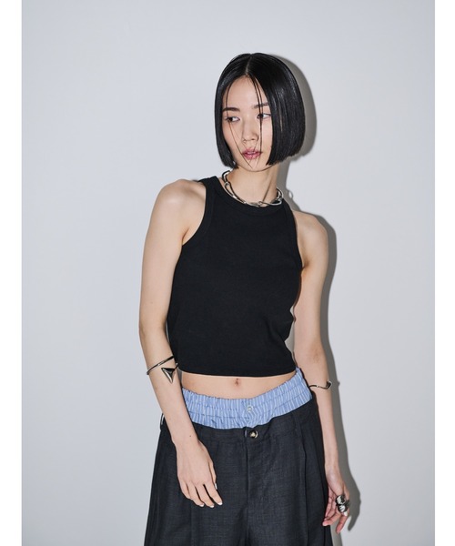 AIC. タンクトップ ノースリーブ パッド付きカットリブショート