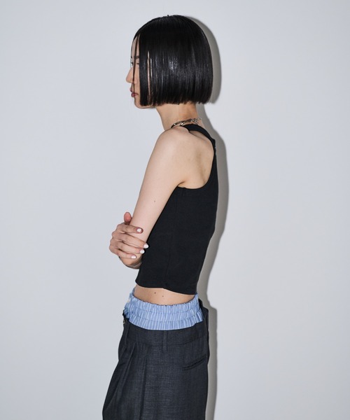 AIC. タンクトップ ノースリーブ パッド付きカットリブショート