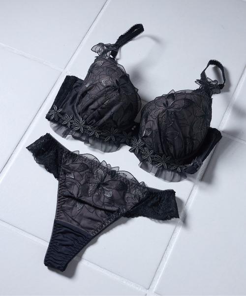 Due Perle（ドゥペルル） ブラジャー ショーツセット 「しっかり美胸