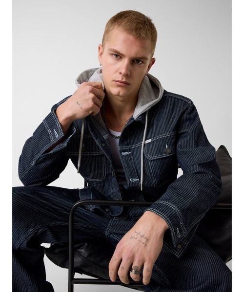 デニムジャケット gジャン GUESS JEANS Cropped Trucker Jacket 