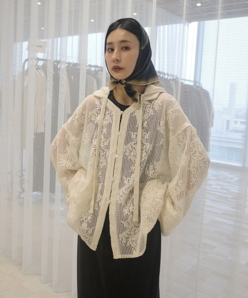 美品 24AW Ameri アメリ ドルマンスリーブ ルーズ ブラウス 0224204910210 サイズF ホワイト レディース 古着 中古 USED Ameri（アメリ） ブラウス シャツ 2WAY MESH DAMASK EMBROIDERY HOOD