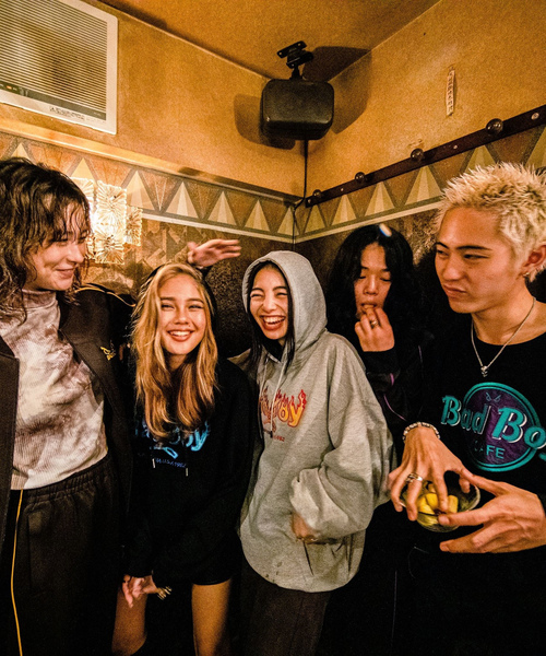 「BAD BOY」 プルオーバーパーカー MEDIUM グレー レディース_画像3