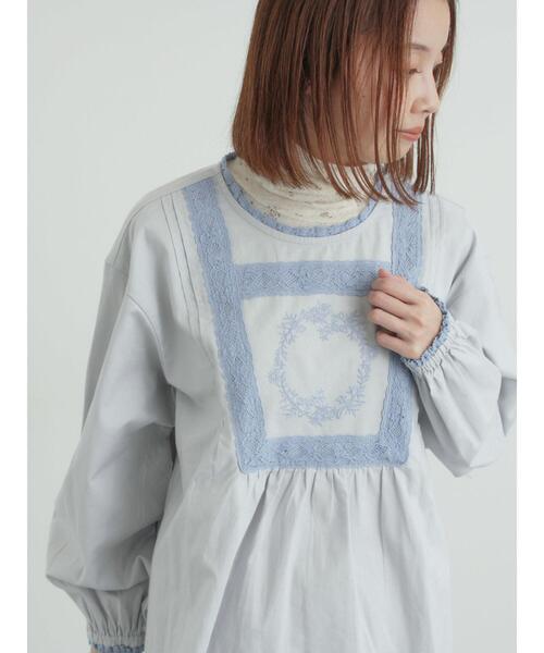 Samansa Mos2（サマンサモスモス） ブラウス シャツ 胸元モチーフ刺繍