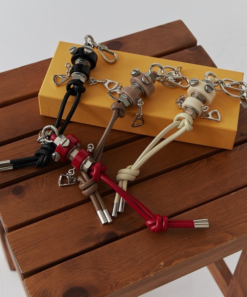 財布・ケース・小物入れ CRISTY ROBOT KNOT CHARM BY ITTI (GRAY) ITTI（イッチ） キーケース 「ITTI」CRISTY ROBOT KNOT CHARM / STCOW