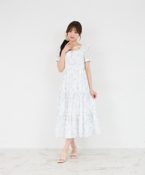 Suyunn ワンピース フリル付きクロスネックラメフラワープリント
