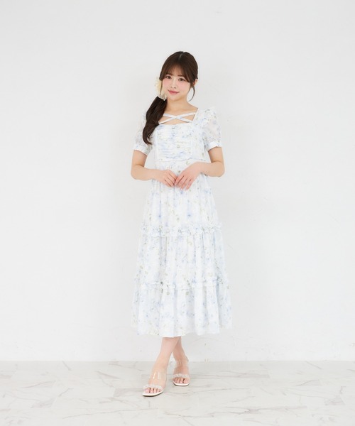 Suyunn ワンピース フリル付きクロスネックラメフラワープリント