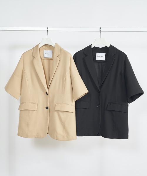 【新品】Emma taylor フード付き軽量ジャケット Emma Taylor（エマテイラー）の「撥水加工ボリュームスリーブ