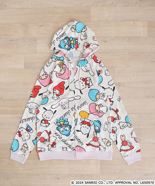 sanrio（サンリオ） パーカー サンリオキャラクターズ 総柄ZIPパーカー