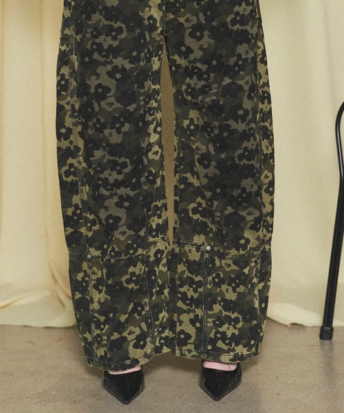 MAISON SPECIAL パンツ Flower Camouflage Curve Pants/フラワー