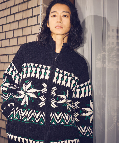 Purple&Yellow（パープルアンドイエロー） セーター ニット 雪柄