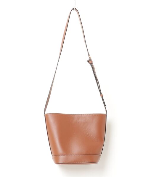 【美品】CELINE スモール バケット キュイル トリオンフ ショルダーバッグ CELINE（セリーヌ） スモールバケットキュイルトリオンフ ショルダー