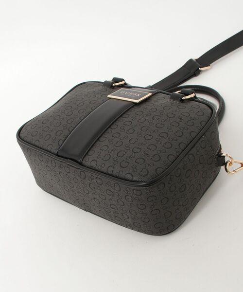 極美品 ブレディー サッチェルバッグ エンボスロゴ入り メッセンジャーバッグ 黒 GUESS（ゲス） ハンドバッグ ISABELLA Box Satchel ハンドバッグ