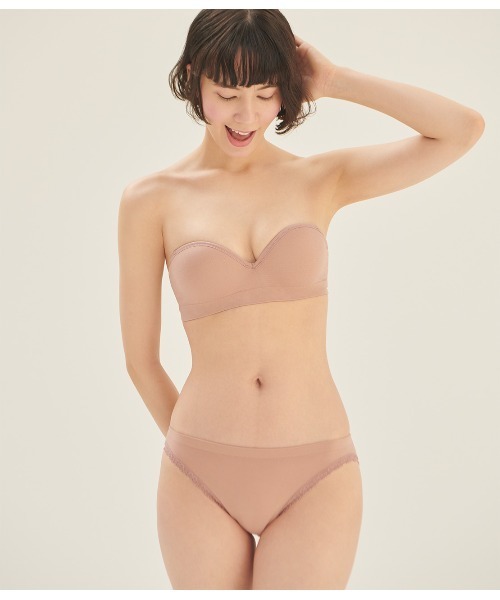ブラ【ワイヤー入りでも軽い着け心地でストレスフリー、一日中美胸】ワークストラップレス