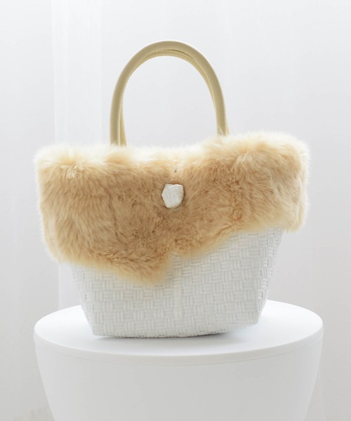 新品未使用☆新作☆G/FOREジーフォアストラップトートバック　クリーム 新品未使用☆新作☆G/FOREジーフォアストラップトートバック クリーム