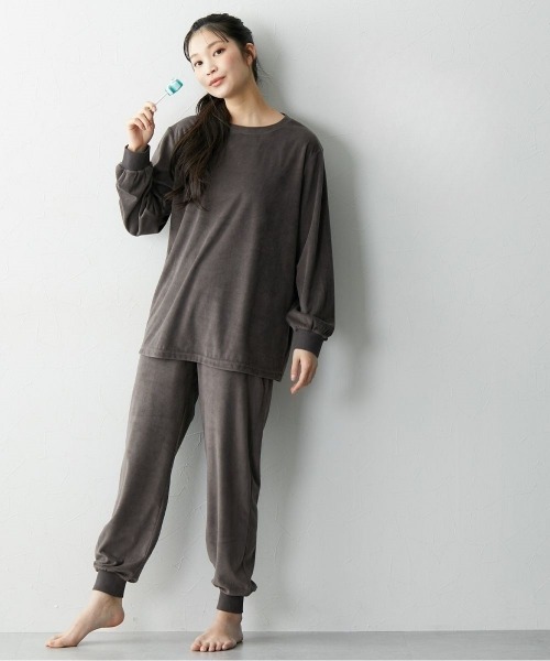 ニッセン（nissen） パジャマ ルームウェア ベロアニット腹巻付き