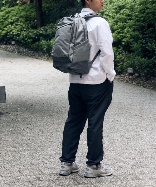 美品✨ UNTRACK アントラック アウトドア デイパック リュック M UNTRACK セール30%OFF アントラック リュック メンズ 通勤 通学 大容量