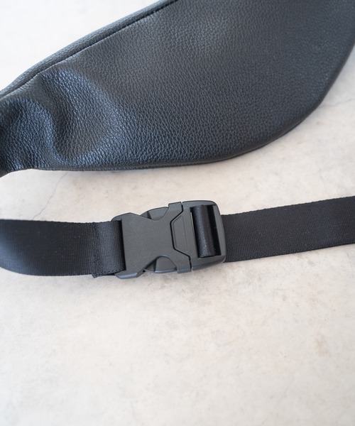 WALK IN CLOSET ウエストポーチ 「SENTI」SHRINK LEATHER FLAT BODY