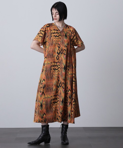 ROSE BUD ワンピース (mici)プリントVネックドレス : ZOZOTOWN