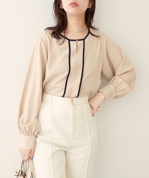 4万✨未使用 ルネ ブラウス メタルボタン パイピング布 24年 ベージュ 36 4万✨未使用 ルネ ブラウス メタルボタン パイピング布 24年 ベージュ