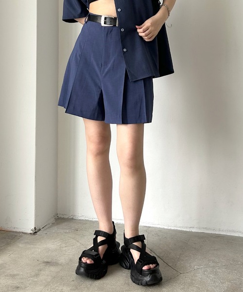 【新品未使用】archivio スタッズ付きネイビーショートパンツ 新品未使用】archivio スタッズ付きネイビーショートパンツ