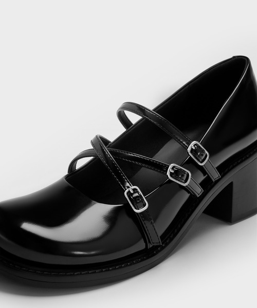 CHARLES ＆ KEITH（チャールズ&キース） パンプス トリプルストラップ