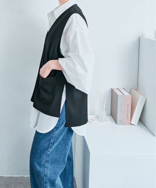 FENNEL ベスト　新品未使用 高身長 ポンチ×ナイロンVネックペプラムZIPベスト