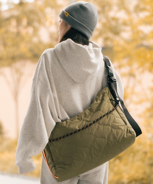 DT★Max Mara★cartiera キルティングショルダーバッグ KiU ショルダーバッグ バッグ パデッドキルティングショルダー