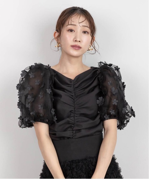 5/15.16値下げ❗️シャーリングフラワーカットソー SHENERY（シーナリー）の「シャーリングフラワーカットソー（Tシャツ