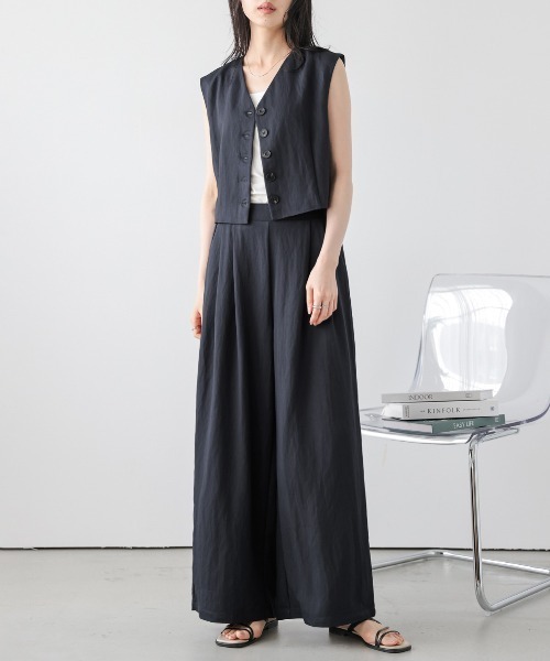 セットアップ ショート丈ベスト+ワイドタックパンツ レディース