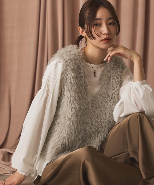 Gready Brilliant（グレディブリリアン） ニット セーター Vネック