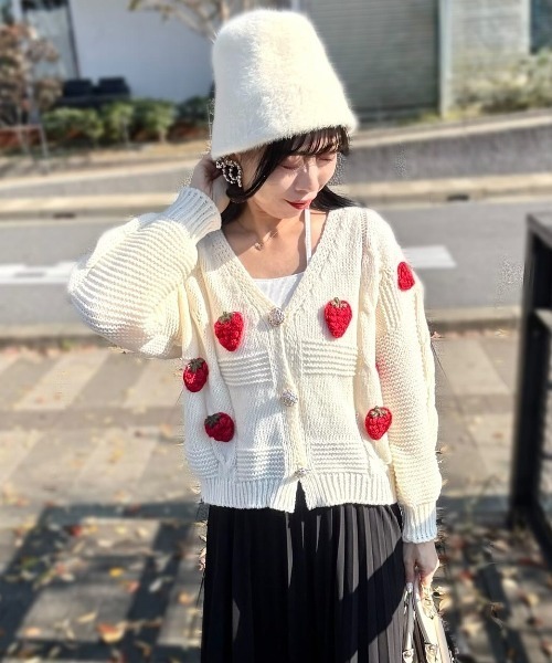 Belle Cie（ベルシー） カーディガン ぷっくりいちご柄ボリューム
