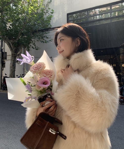 【未使用、タグ付き】フェイクファーフードジャケット ホワイト Seemi】フェイクファーフード付きジャケット | Seemi.by NICE CLAUP