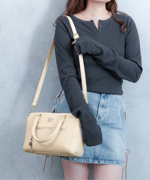 ハンドバッグ 「GYDA/ジェイダ」 PLAIN SERIES　チャーム付きハンドバッグ