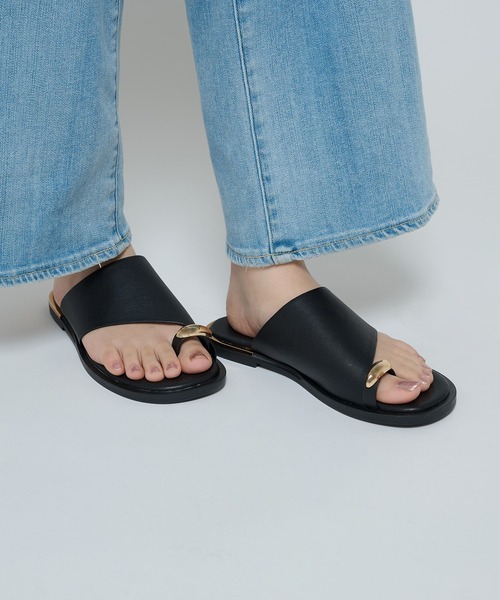 ①モヒ MOHI（モヒ） サンダル 「MOHI」メタルレザーフラットサンダル 1-6861
