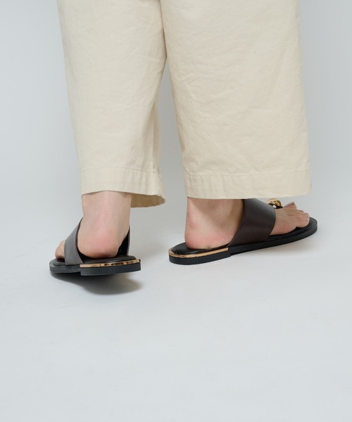 MOHI（モヒ） サンダル 「MOHI」メタルレザーフラットサンダル 1-6861