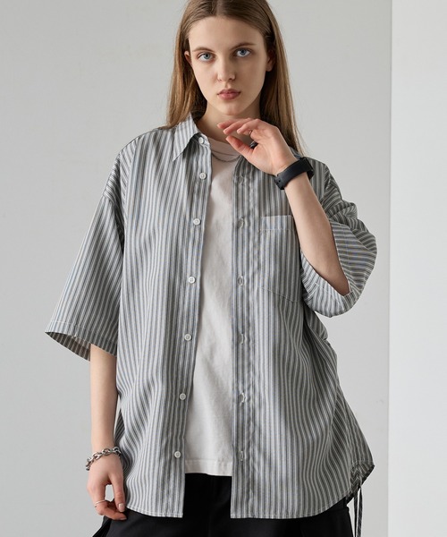 Sheglit♡ストライプ ブラウン シャツ 半袖 ONCILY（オンシェリー）の「HEART EMBROIDERY STRIPE SHIRT