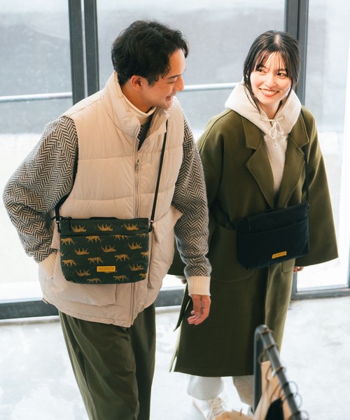 KiU ショルダーバッグ バッグ パデッドサコッシュポーチ