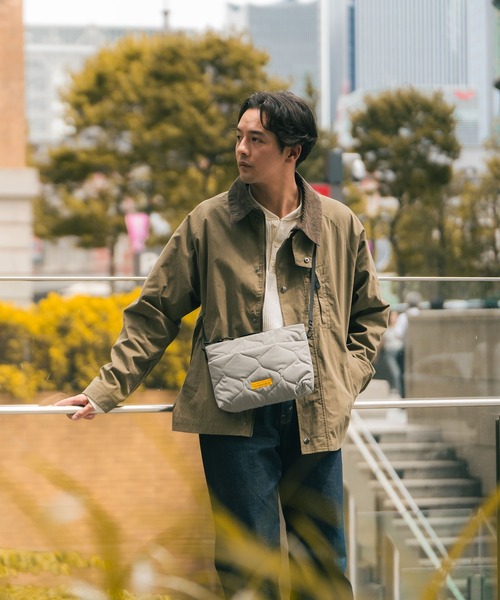 KiU（キウ） ショルダーバッグ バッグ パデッドサコッシュポーチ