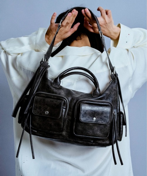 camphor wood 25ss レザーショルダーバッグ　ノベルティ付属 Camphor wood ショルダーバッグ faux leather multi pocket