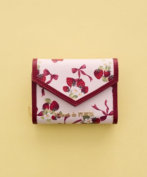 Maison de FLEUR（メゾンドフルール） 財布 いちご柄ウォレット
