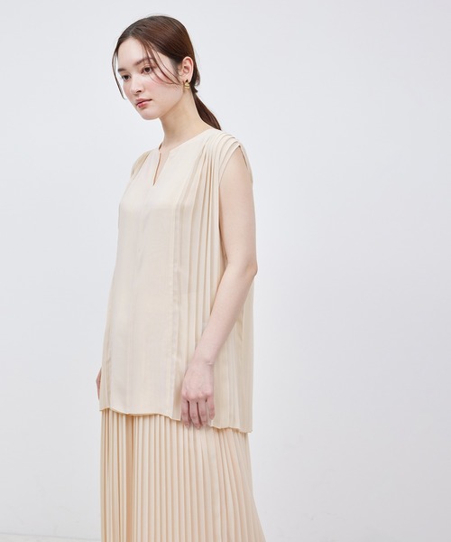 新品、未使用✩︎JUN AND ROPE ホワイト ノースリーブシャツ ROPE' ブラウス シャツ プリーツノースリーブブラウス（バイ