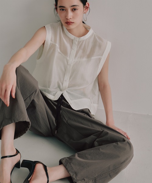 ノースリーブシャツ 穴あきノースリーブTシャツ - オフホワイト | ZARA Japan / 日本
