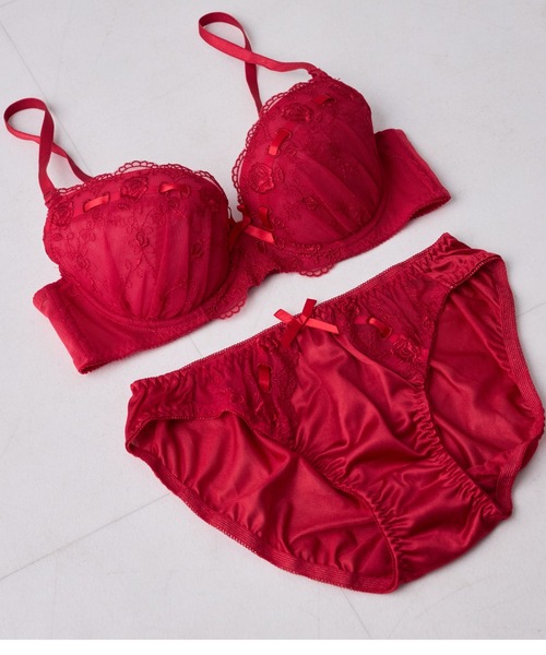 【新品】ドルチェフィオラ ドゥペルル 刺繍ブラジャーショーツD70/M 3セット 新品】ドルチェフィオラ ドゥペルル 刺繍ブラジャーショーツD70/M 3