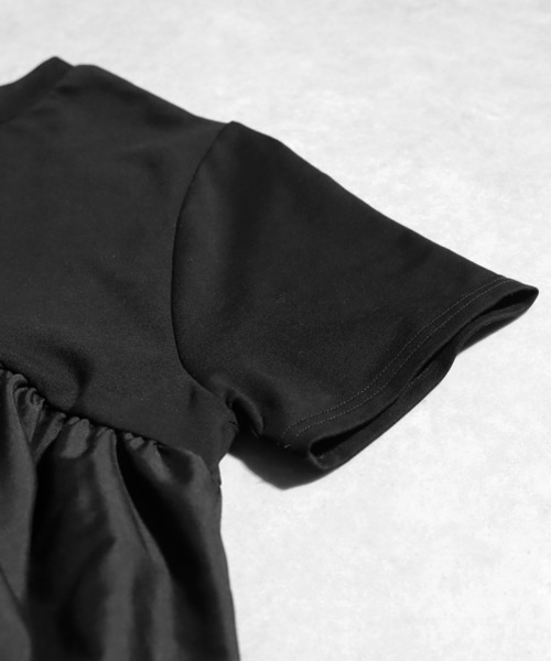 antiqua　フリル付き黒Vネックシャツ antiqua（アンティカ） tシャツ フリルTシャツ レディース : ZOZOTOWN