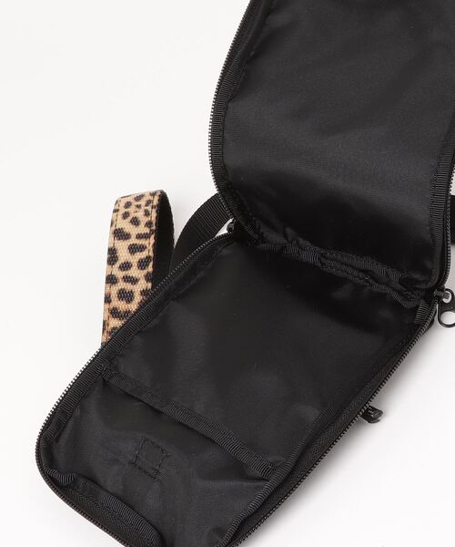 FREDRIK PACKERS（フレドリックパッカーズ） ショルダーバッグ バッグ