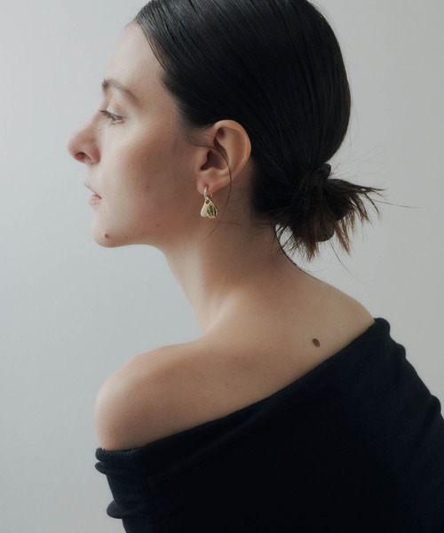 ゴージャス【RL】ミディアム シン フープ イヤリング イヤリング 「金属アレルギー対応」Heart Asymmetry Earing