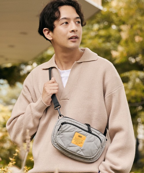 KiU（キウ） ショルダーバッグ バッグ パデッドフロントポケットミニ